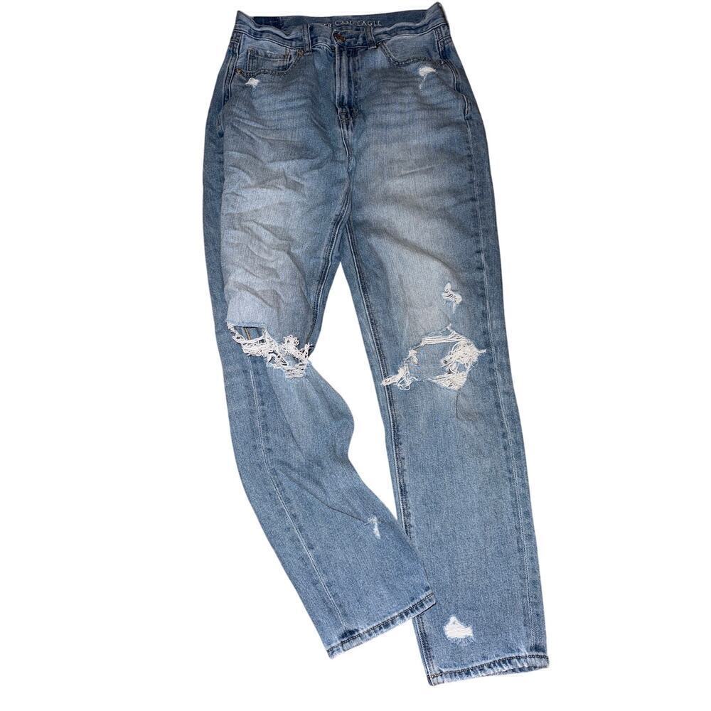 AMERICAN EAGLE MOM JEAN SIZE 2
